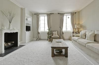 Fabulous 3 Bed Flat Chelsea