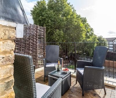 Pet-friendly Fulham Broadway Penthouse, Sw Balcony