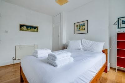 Bright Two Bedroom Apartment Near Vibrant Camden Town