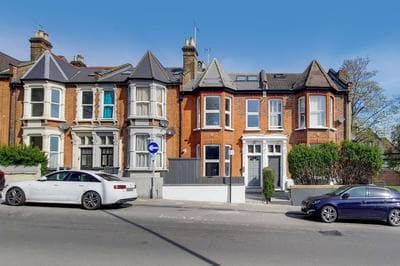 Captivating 2-bed Apartment in North London