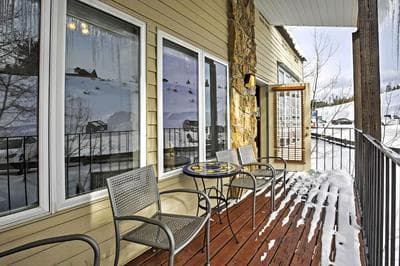 Ski-in/ski-out Granby Condo w/ Community Pools!