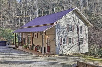 Bryson City Cottage w/ Hot Tub & Waterfall Views!