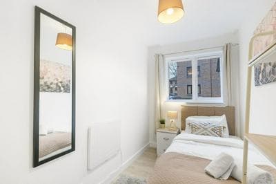 Charming 2 Bed 1Bath Apt -Transom Square