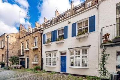 Victoria Mews House - By Sojourn