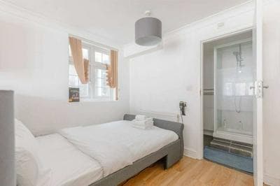 Studio W/private Patio Heart of Brixton, London!
