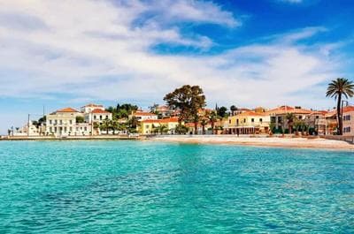 Vibrant Spetses - Mata Colorful Nest