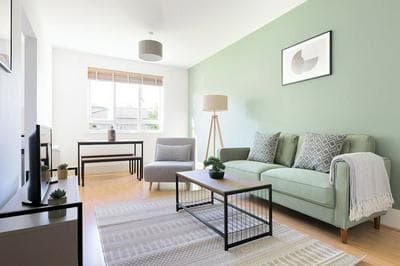 Peaceful Canal-Side Flat in Dalston