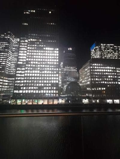 Ravishing Riverside 2-bed Rental in Canary Wharf