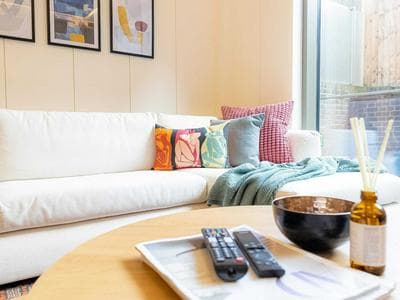 Five Bedroom Near Camden Arts Centre by Bevilla