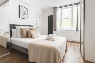 Modern Studio Flat in Hammersmith
