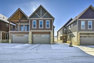 Lovely Granby Getaway w/ Deck & Mountain Views!