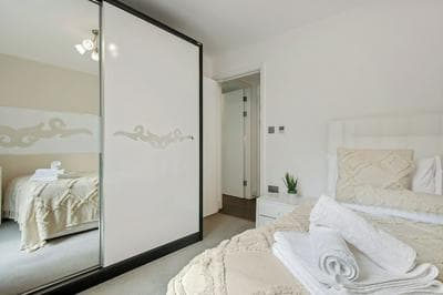 Spacious 3 Bed Apartment in Angel