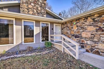 Lakefront Home w/ Fishing Dock & Fire Table!