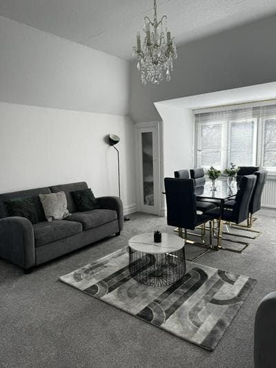 Inviting 2-bed Apartment in Poole
