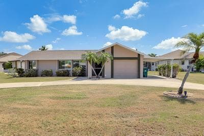 Canal-front Gulf Coast Home ~ 3 Mi to Local Beach!