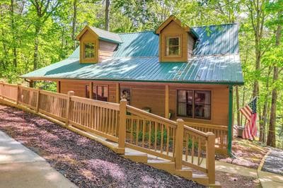 Lakeside Cabin: Game Room, Dock, Orchard, Wineries