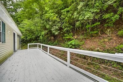 Tranquil Creekfront Bryson City Home w/ Grill!