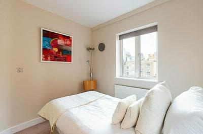 Beautiful Two Bedroom Abode Near Baker Street