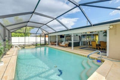 Fish, Swim & Relax: Canal-front Port Charlotte Gem