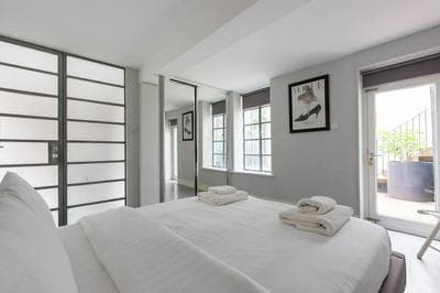 Stylish 2 Bedroom Converted Victorian Storefront