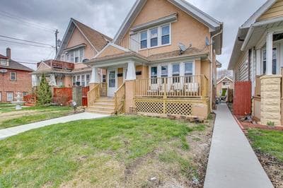 Updated Milwaukee Home, 3 Mi to Lake Michigan!