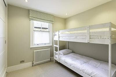 Bermondsey Bliss: Views, Comfort, and City Access!