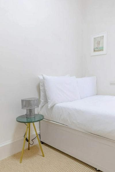 Stylish 2BD Flat - 5 Minute Walk to Notting Hill!