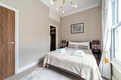 Elegant Chelsea Hideaway