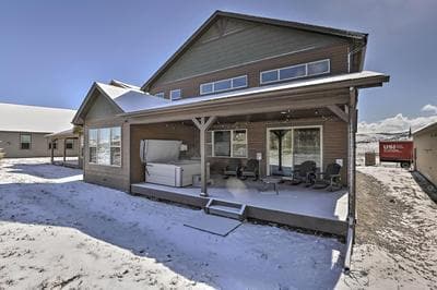 Ski & Hike: Home w/ Hot Tub + Gas Grill in Granby