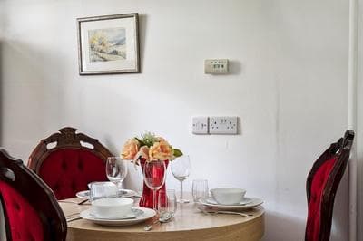 3-bedroom Apartment in Kensington