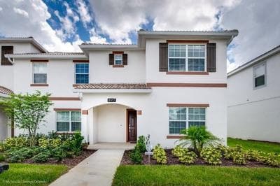 Luxury 5 Bed Townhome With Pool 5 Bedroom Townhouse by RedAwning