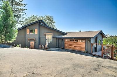 Groveland Lake House w/ Hot Tub & Water Views