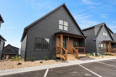 Cedar Shores 7 Bedroom Home by RedAwning