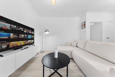 Charming London Apartment Near City Center
