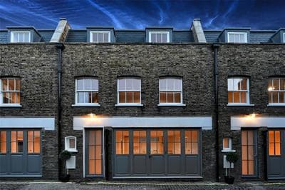 Rainsford Mews by Lime Street
