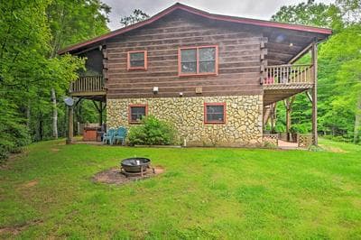 Bryson City Cabin w/ Hot Tub, Views & Pool Table!