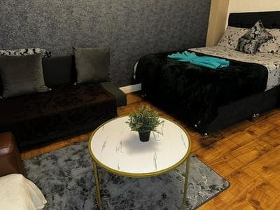 Luxury Studio Marble Arch can fit up to 4 Guests