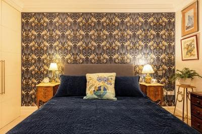 Paddington 7-bed 13-guest Massive House W/patio