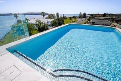 Superb 2-bed Apartment With Scenic Bay Views