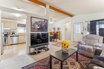Lincoln Lodge 2 Bedroom Cabin by Yosemite Region Resorts