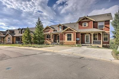 Fall & Winter Getaway: Picturesque Granby Townhome