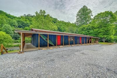 Riverfront Smokies Retreat ~ 14 Mi to Railroad!