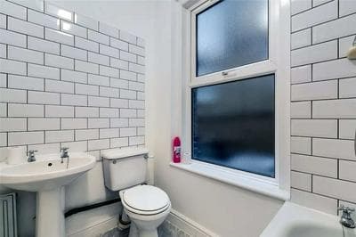 Spacious 2 Bedroom in Gorgeous Camberwell With Garden