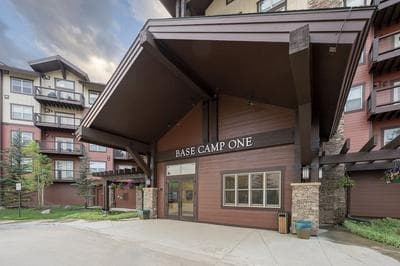 Base Camp 105 3 Bedroom Condo by RedAwning