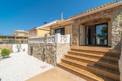 Can Clavell in Urbanitzaci Montferrutx