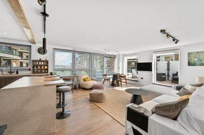 Anchor Penthouse Retreat in London