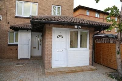 Budget Ensuite Room in Thamesmead