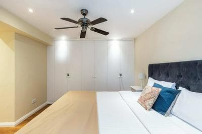 Elegant Two Bedroom Flat in Redcliffe Gardens
