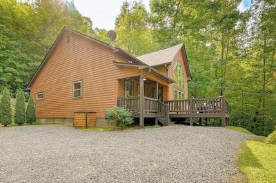 Bright Bryson City Cabin w/ Fire Pit & Hot Tub!