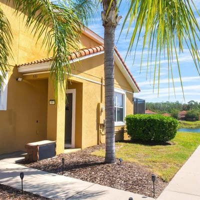 Magical 4 BR 3 BTH Themed Pool Home With Lakeview